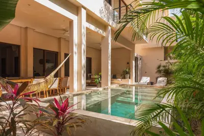 Image de Stylish 6br Villa | 2 pools • Gated Community