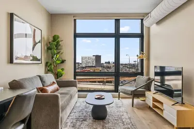 Image de The Edison Old City | Premier 1 Br Suite w/ City View + Shared Roofdeck