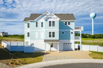 Image de New Corolla Home with Pool & Spa!