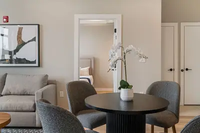 Image de The Edison Old City | Premier 2 Br Suite w/ Shared Roofdeck