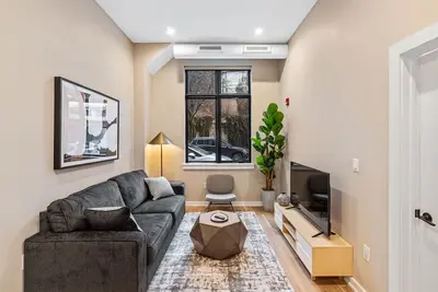 Image de The Edison Old City | Ground Floor 1 Br Suite w/ Shared Roofdeck