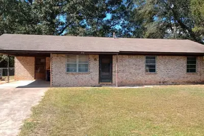 Image de Sweet Monroe is in a safe neighborhood close to amenities