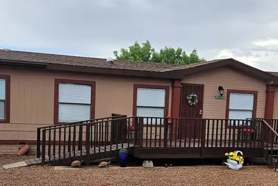 Image de beautifly remodel home with spectacular mountain views 6 miles from the mall