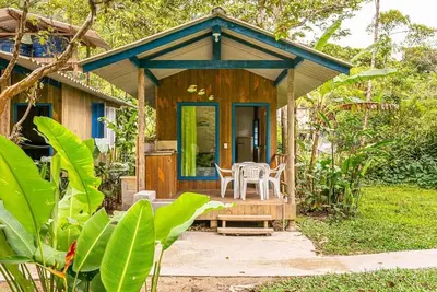 Image de Cozy chalet for up to 4 people in the Camburi countryside, surrounded by nature.