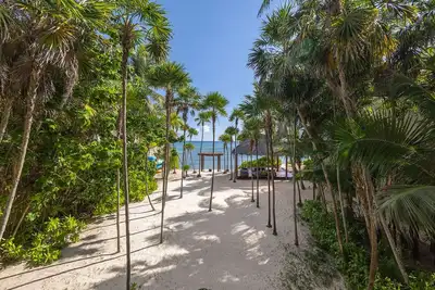 Image de Beachfront Soliman Bay Villa