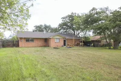 Image de 5 Bedroom Mid Term Rental in Bryan \"The Whoop\"