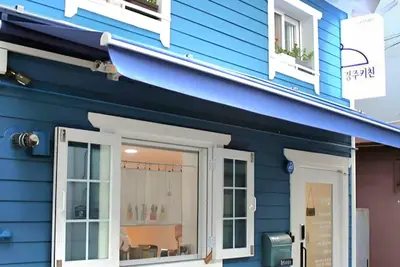 Image de Casa Blue | Entire Home in Central Gyeongju - Walk to  Hwangnidan-gil