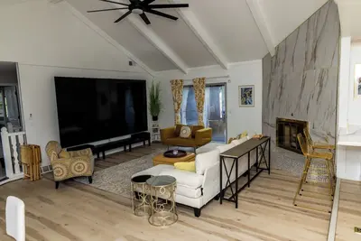Image de Luxurious 3 bed/4. 5 bath home near Arrowhead with Theater, Games and Sauna