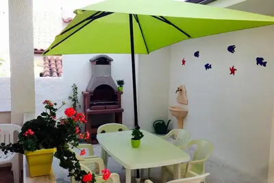 Image de Große Wohnung in Balestrate mit Grill und Garten by Interhome