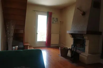 Image de Maison cosy entièrement équipée, calme nature idéal pour famille de 4 personnes.