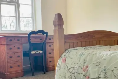 Image de Cottage-Classique-Salle de bain privée-Vue sur Jar