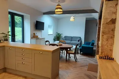 Image de Dépendance-Moderne-Salle de bain privée-Vue sur Ja