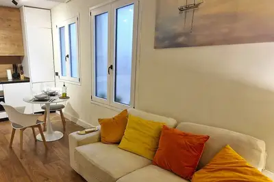 Image de Elegant Designer 1-Bedroom Apartment – Quiet & Fully Equipped – Malasaña