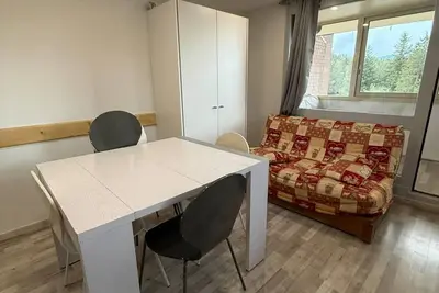 Image de Aux pieds des pistes, petit appartement charmant, 4 à 5 personnes.