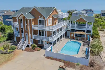 Image de 7br w/ Heated Pool, Volleyball, Steps to Beach!