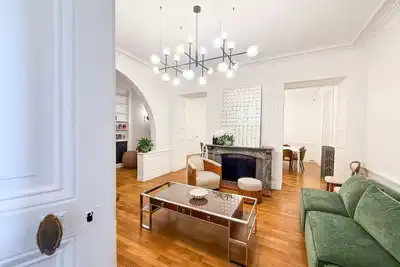 Image de Maison avec parking, proche centre - 15 pers.