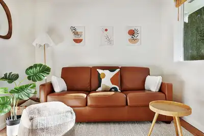 Image de Cozy Home with Yard - Near Ferry, Beach & Trails