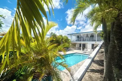 Image de Villa Kaza Dominique avec 4 chambres climatisées et une mezzanine piscine privée