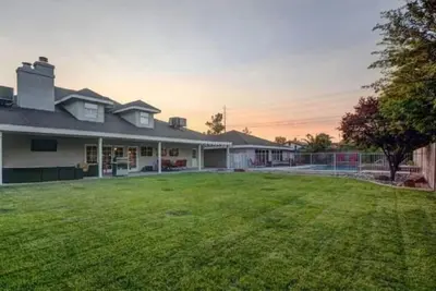 Image de A wonderful Las Vegas Home. Close to the Action Sleeps 12
