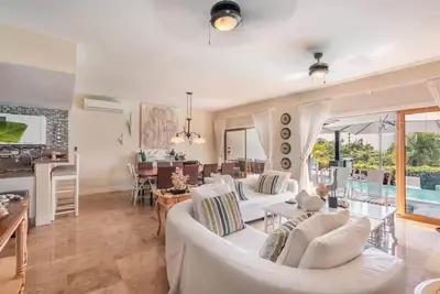 Image de Luxury 3 Br Pool Villa-Whale Season-Puerto Bahia
