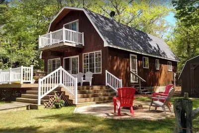 Creekside family gem, steps from beach and dunes