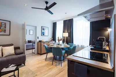 Image de Schiller Apartment im Zentrum von Hof. Küche, Parkplatz, 250MBit Wlan by Interhome