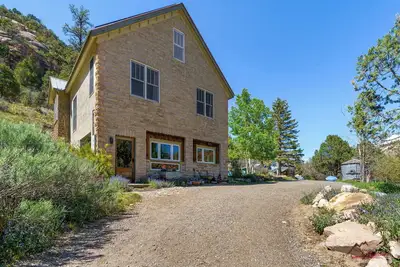 Image de Hidden Valley Farmhaus, Walk to National Forest, 10 Minutes to Downtown