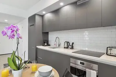 Image de Luxe 2br Apartment in Miami with Ac