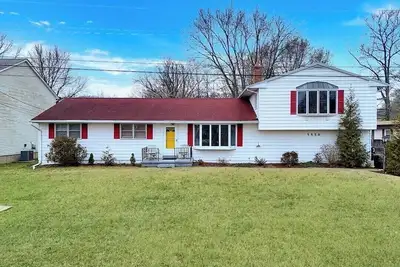 Image de 3-bedroom house in Deale located on Bay  many amenities and great views