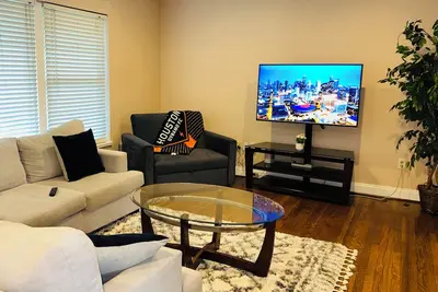 Image de Peaceful/Modern 2-bedroom house with Ac in vibrant East Houston