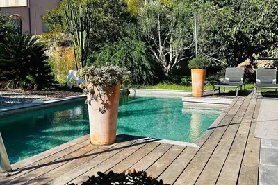 Image de Villa privée avec piscine et jardin