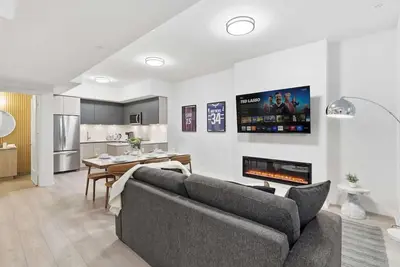 Image de 3br Boutique Townhouse • Sleeps 7 • Parking