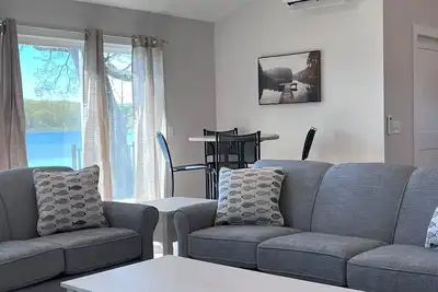 Image de Cute & Cozy Gilkey Lake Cottage – Waterfront Retreat & Fishing - Delton, Mi