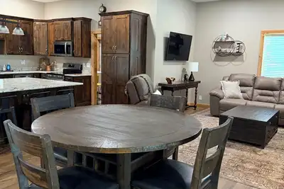 Image de Pristine 4 Bedroom with Water Views  Near Wolf Creek & Monkey Island