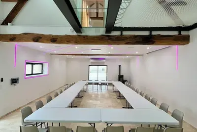 Image de Grange rénovée en Loft pour 15 pers avec salle de réception 80 pers et grand Spa
