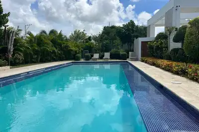 Image de 3 Bedrooms And Two Bathrooms, Close To Downtown, With 2 Swimming Pools In The Common Area.