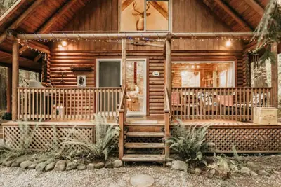 Image de Charming 2-bedroom log cabin in peaceful Glacier getaway