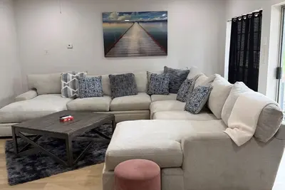 Image de 5br Houston Stay near Hobby Airport - Ideal for families 2 King Master Suites