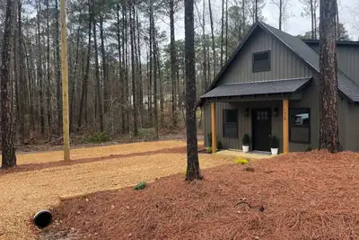 Image de Sawyers Retreat Cottage Eclectic, Alabama on Lake Martin,