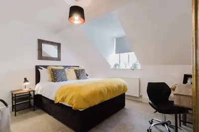 Image de 3 Bed Apartment Sleeps 6 Cotswolds Pets Welcome