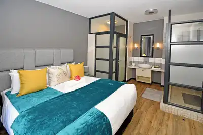 Image de Modern Executive Brick Loft|The Vantage|Heart of Rosebank|Next to Star Bucks