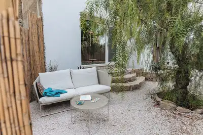 Image de Dreamy Garden Cottage with Natural Pond in Algarve