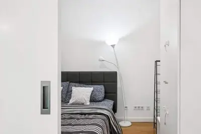 Image de Fully-Furnished Modern 1. 5-Room Apartment in 10827 Berlin (All Bills Included)