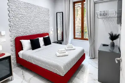 Image de Elegant 3br Apartment with Ensuite Baths in Central Naples