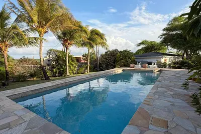 Image de Charming 3 bed Ocean View Retreat with Pool & Panoramic Marina Views