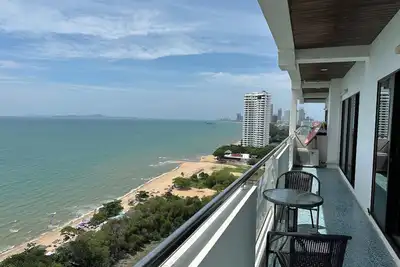 Image de 180 sqm 3 bedroom condo with amazing oceanfront view