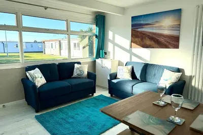 Image de 2 Bedroom Luxury Chalet -  free swimming included