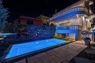 Image de Spacious Villa with pool 500m from\nBeach