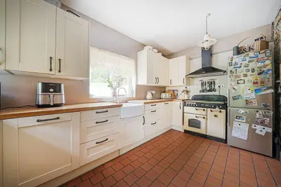 Image de Cozy thatched cottage, 20 mins to Stonehenge, Wilts. 1 hour by train to London
