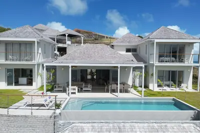 Image de Villa Caribbean Tradewinds, 8 chambres, 2 piscines, accès mer, ponton privé